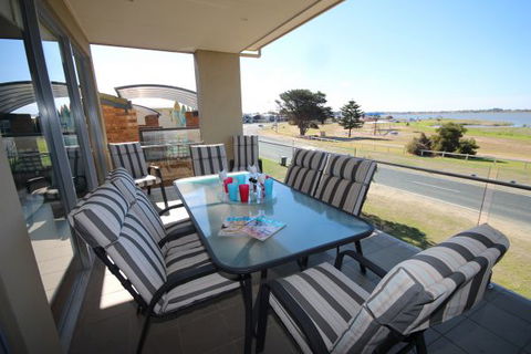 LJ Hooker Goolwa Holiday Rentals - 42 Underwood Avenue, Goolwa Beach - Accommodation Georgetown 1