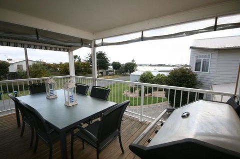 LJ Hooker Goolwa Holiday Rentals - 42 Underwood Avenue, Goolwa Beach - Accommodation Georgetown 6