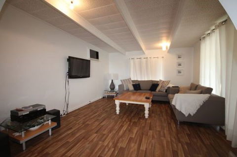 LJ Hooker Goolwa Holiday Rentals - 42 Underwood Avenue, Goolwa Beach - Accommodation Georgetown 10