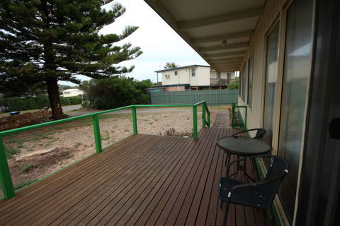 LJ Hooker Goolwa Holiday Rentals - 42 Underwood Avenue, Goolwa Beach - Accommodation Georgetown 15