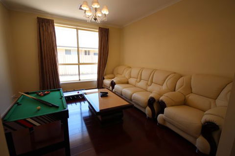 LJ Hooker Goolwa Holiday Rentals - 42 Underwood Avenue, Goolwa Beach - Accommodation Georgetown 17