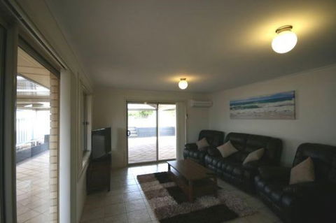 LJ Hooker Goolwa Holiday Rentals - 42 Underwood Avenue, Goolwa Beach - Accommodation Georgetown 22