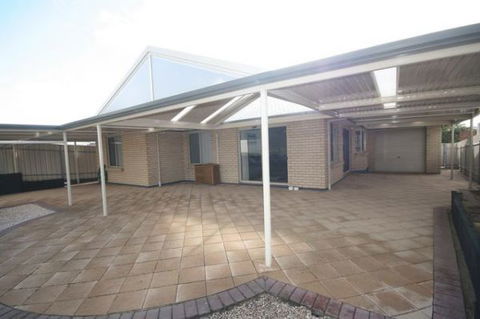 LJ Hooker Goolwa Holiday Rentals - 42 Underwood Avenue, Goolwa Beach - Accommodation Georgetown 23