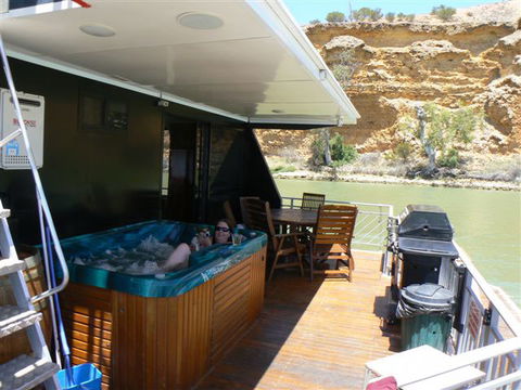 Takeme2 Houseboat - Accommodation Georgetown 4