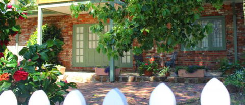 Kalamunda Carriages And Three Gums Cottage - Accommodation Georgetown 0