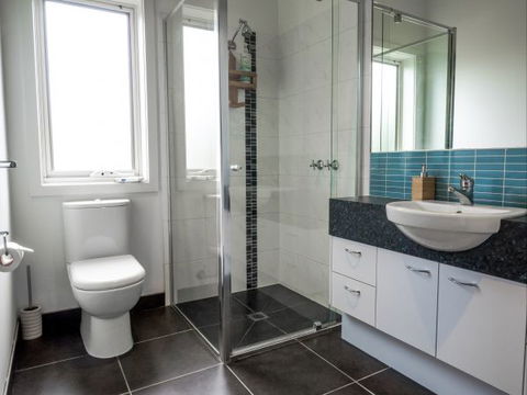 Alice's Palace Ocean Grove - Accommodation Georgetown 8