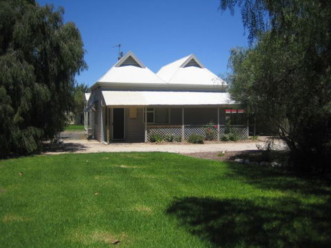 Naracoorte – Showgrounds Cottage - Accommodation Georgetown 1