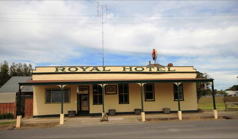 Royal Hotel Snake Valley - Accommodation Georgetown 0