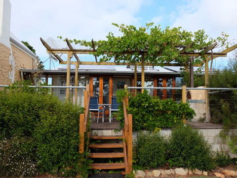 The Old Drik Drik Schoolhouse Retreat - Accommodation Georgetown 1