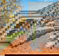 Grandview Accommodation - The Elm Tree Apartments