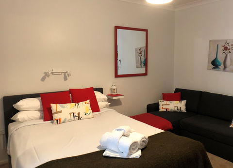 Canberra Short Term And Holiday Accommodation - Accommodation Georgetown 3