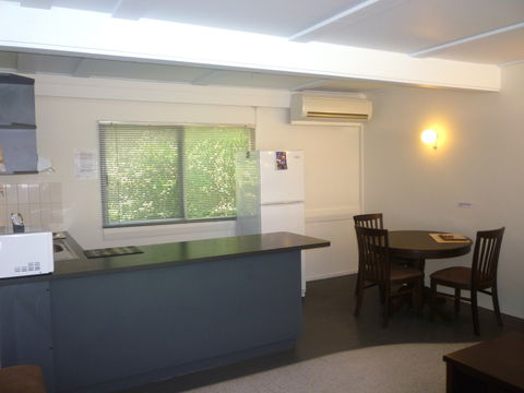 Canberra Short Term And Holiday Accommodation - Accommodation Georgetown 9