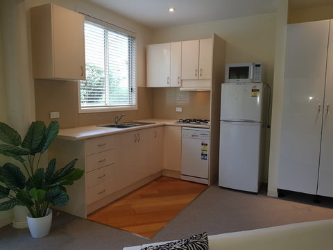 Ellie's Hide-Away At Malua Bay - Accommodation Georgetown 4