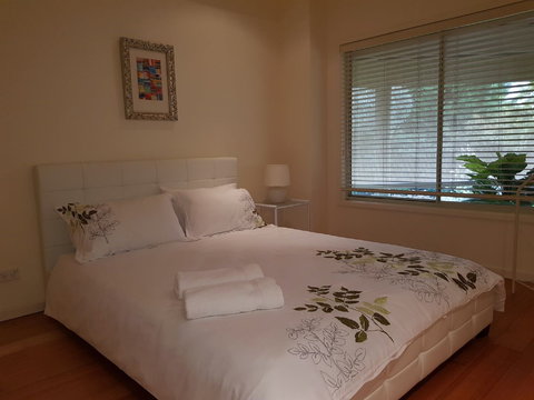 Ellie's Hide-Away At Malua Bay - Accommodation Georgetown 5