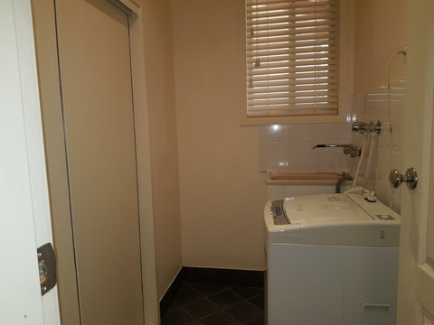 Ellie's Hide-Away At Malua Bay - Accommodation Georgetown 9