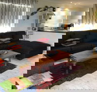 Flutterby's Beach Retreat Preston Beach - Accommodation Georgetown