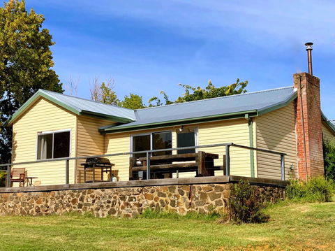 Adelong Valley Farm Stays - Moorallie Cottage - Accommodation Georgetown 1