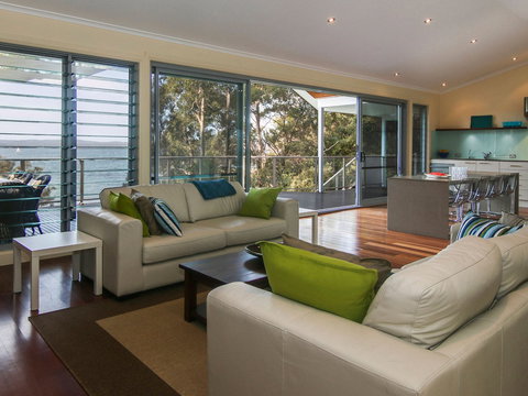 Becalmed On Sunshine Cove - Accommodation Georgetown 1