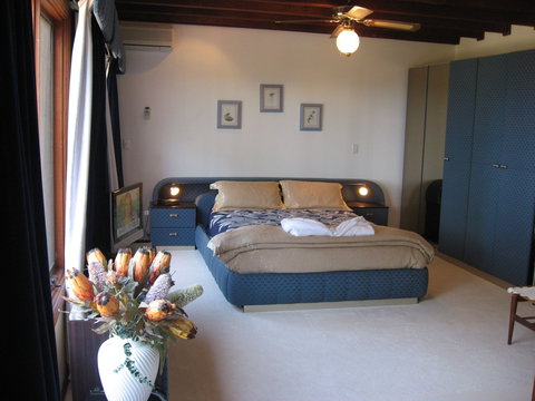 Chalet Swisse Spa Retreat - Accommodation Georgetown 2