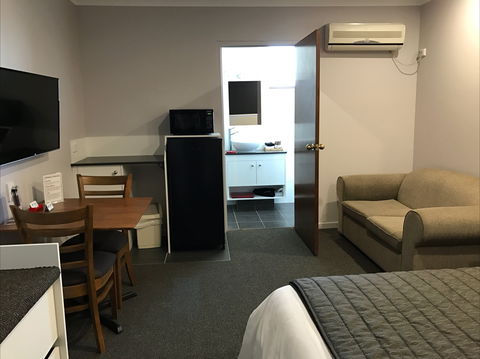 Roydons Motor Inn - Accommodation Georgetown 0