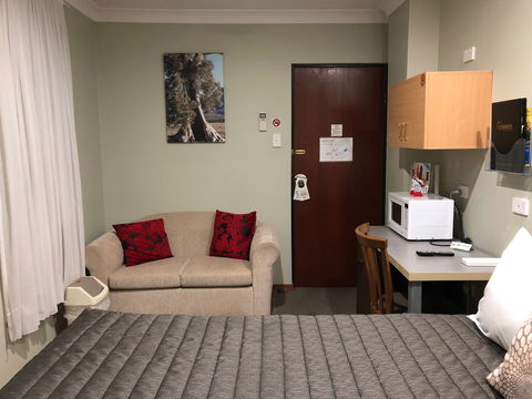 Roydons Motor Inn - Accommodation Georgetown 2