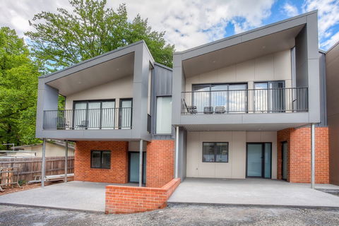 Art House Townhouses - Accommodation Georgetown 1