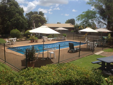 Bundaberg East Cabin And Tourist Park - Accommodation Georgetown 0