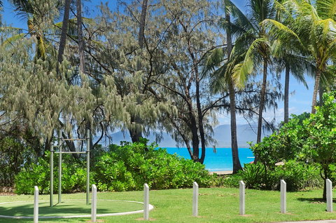 By The Sea Port Douglas - Accommodation Georgetown 0