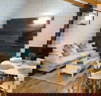 R and R On The Ravine