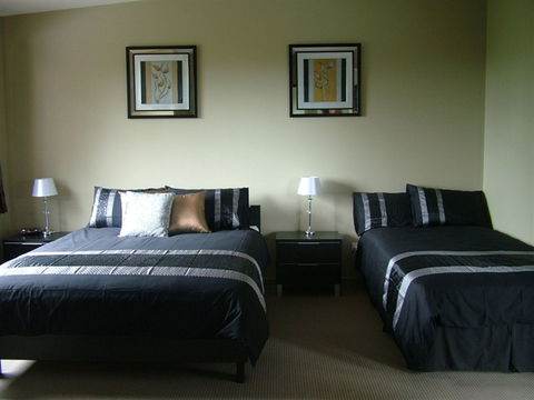 Sacred Mountain Retreat - Accommodation Georgetown 0