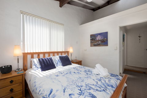 Absolute Oceanfront Cottage - Accommodation Georgetown 1