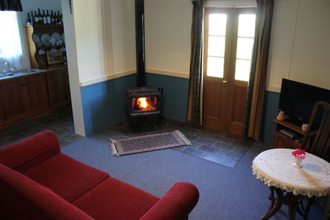 Coonawarra's Pyrus Cottage - Accommodation Georgetown 1