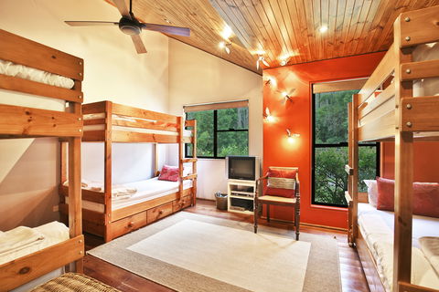 Indooroopilly - Accommodation Georgetown 1