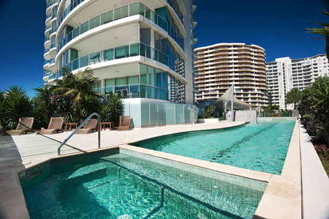 Reflections Coolangatta Beach - Accommodation Georgetown 2