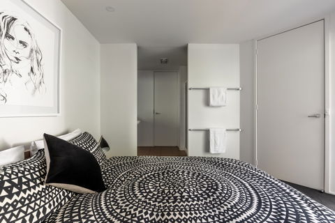 Dlux + Escape @ 83 Great Ocean Road Apartments Lorne - Accommodation Georgetown 2