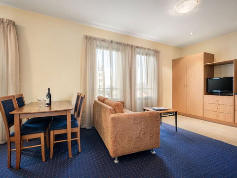 Quest Savoy - Accommodation Georgetown 2