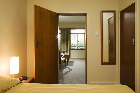 University House - Accommodation Georgetown 2