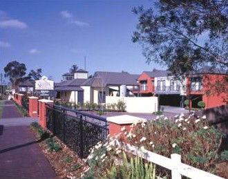 Berry Village Boutique Motel - Accommodation Georgetown 2