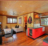 Absolute Beachfront Bamboo Hideaway - Accommodation Georgetown