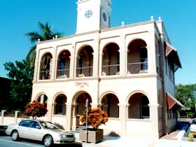 Mackay Town Hall - Accommodation Georgetown 0