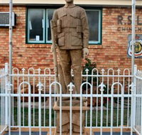 Soldier Statue Memorial Chinchilla - Accommodation Georgetown