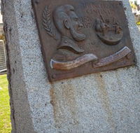 Thunderbolt's Statue and Constable Walker Memorial - Accommodation Georgetown