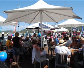 Live Entertainment At Magnetic Island - Accommodation Georgetown 2