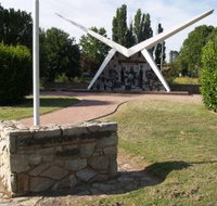 Southern Cloud Memorial - Accommodation Georgetown