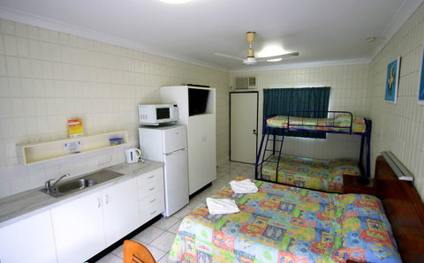 Tropical Palms Inn - Accommodation Georgetown 2