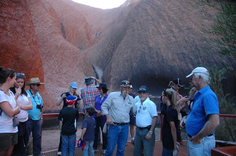 Uluru (Ayers Rock) And The Olgas Tour Including Sunset Dinner From Alice Springs - Accommodation Georgetown 6