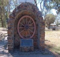 Jindera Pioneer Cairn - Accommodation Georgetown