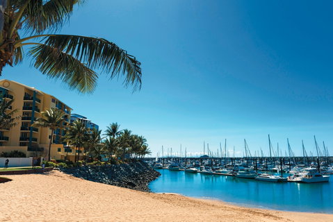 Mackay Harbour Beach - Accommodation Georgetown 1