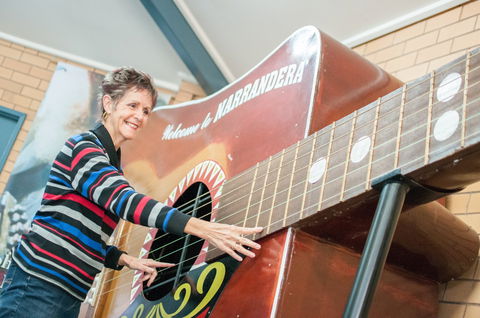 Narrandera's Big Guitar - Accommodation Georgetown 1