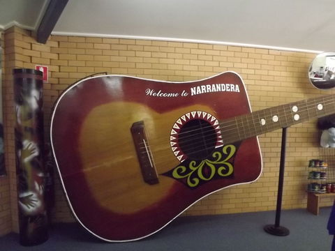 Narrandera's Big Guitar - Accommodation Georgetown 2